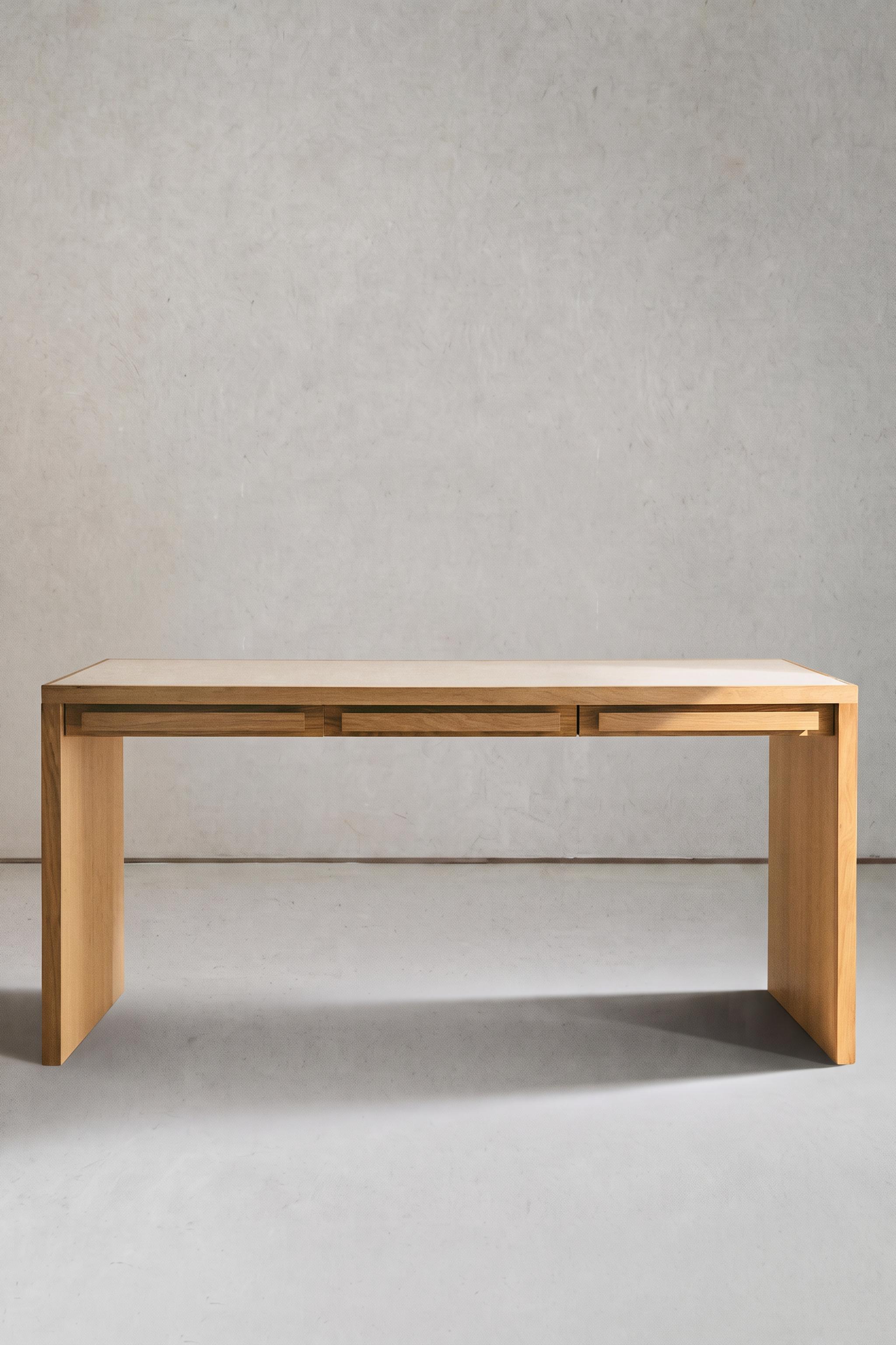 DESK 02