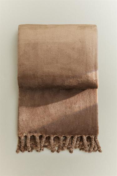 PLAID POLAIRE FRANGES - Marron clair de Zara - Image 5