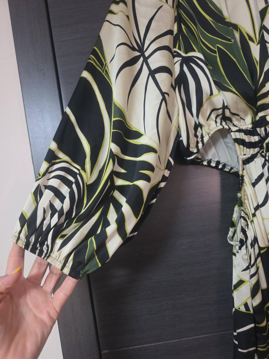 CUT-OUT TROPICAL PRINT JUMPSUIT - Image 3