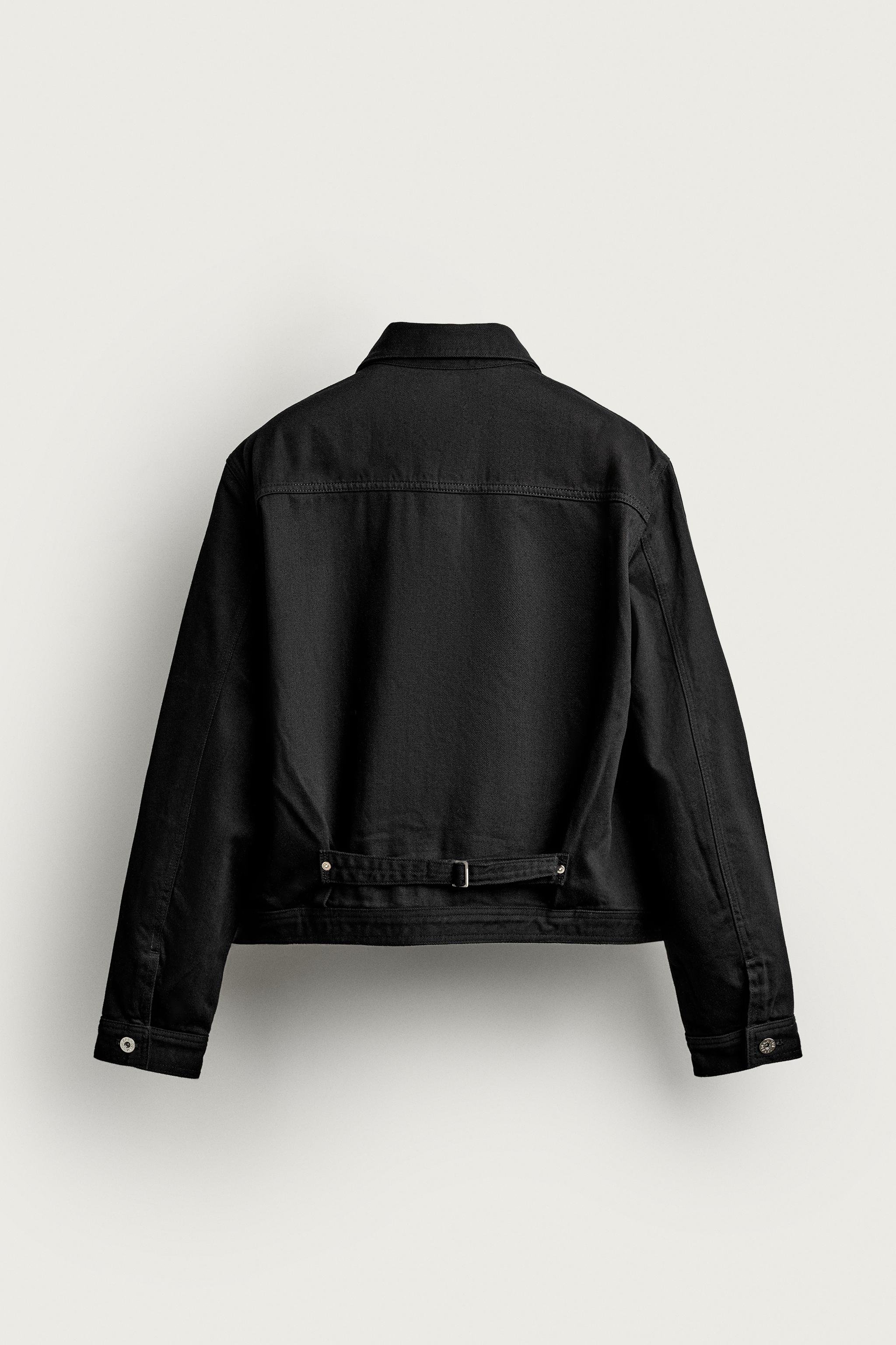 VESTE EN JEAN ZIPPÉE AVEC PATTE DE SERRAGE