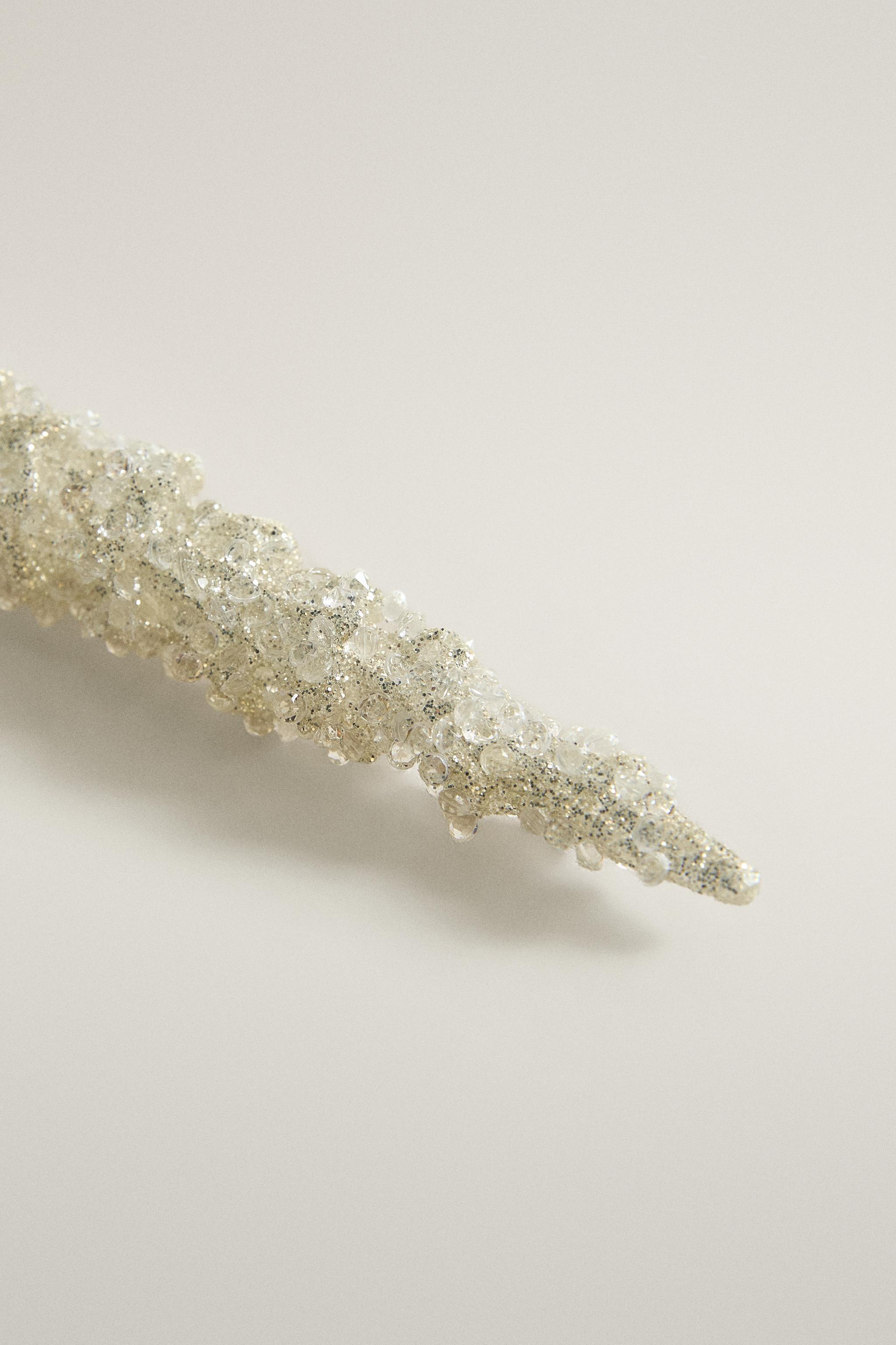 GLITTERY DROP CHRISTMAS TREE ORNAMENT