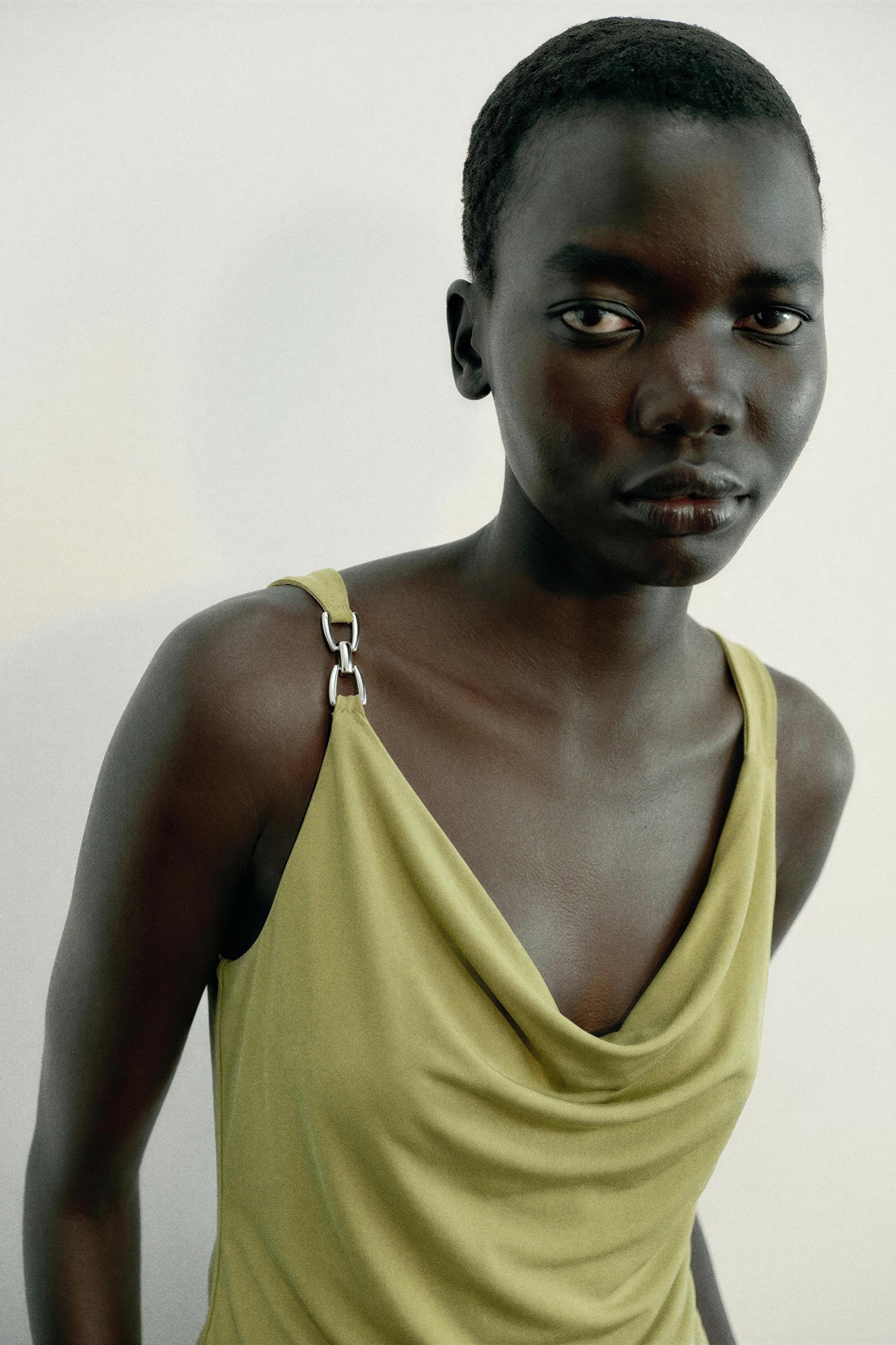 DRAPED DETAIL TOP