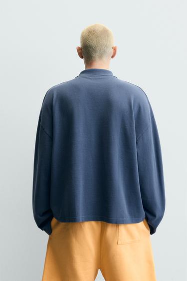 POLO RELAXED FIT EN PIQUÉ AVEC PATCHS CHIFFRES - Bleu de Zara - Image 2