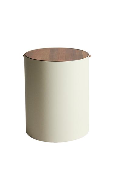 METAL BATHROOM BIN WITH WOODEN LID - Cream by Zara