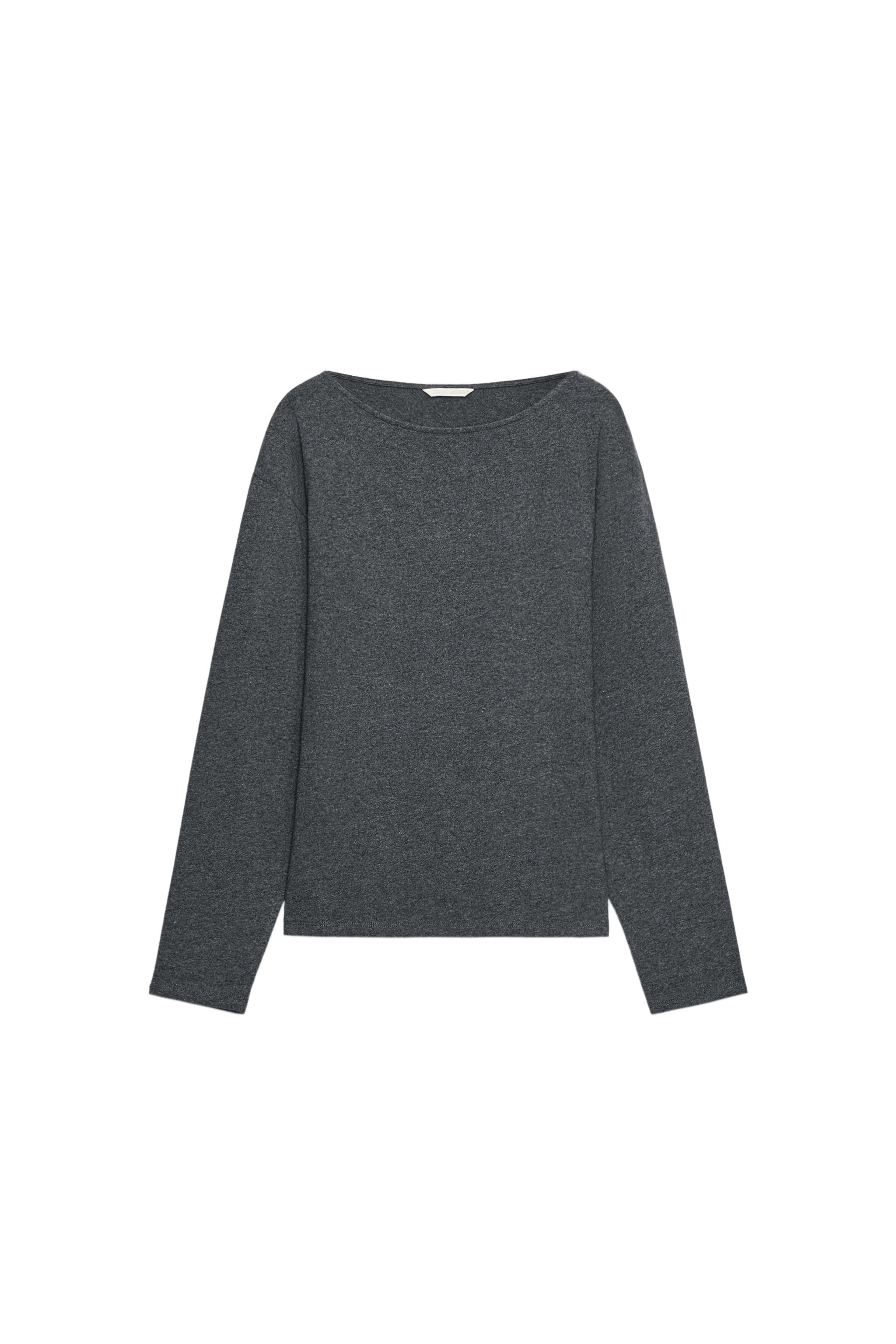 CAMISETA ENTALLADA CUELLO BARCO