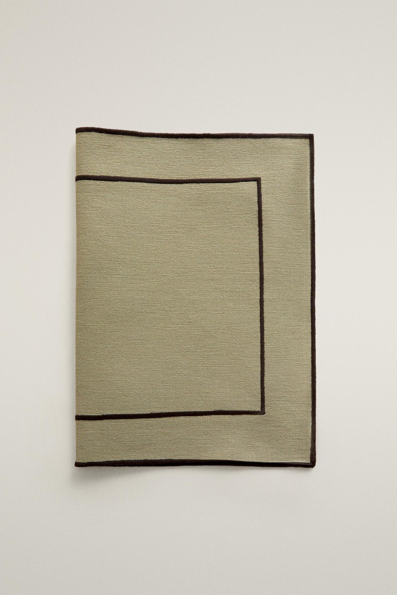 CONTRAST TRIM PLACEMAT — Bluish