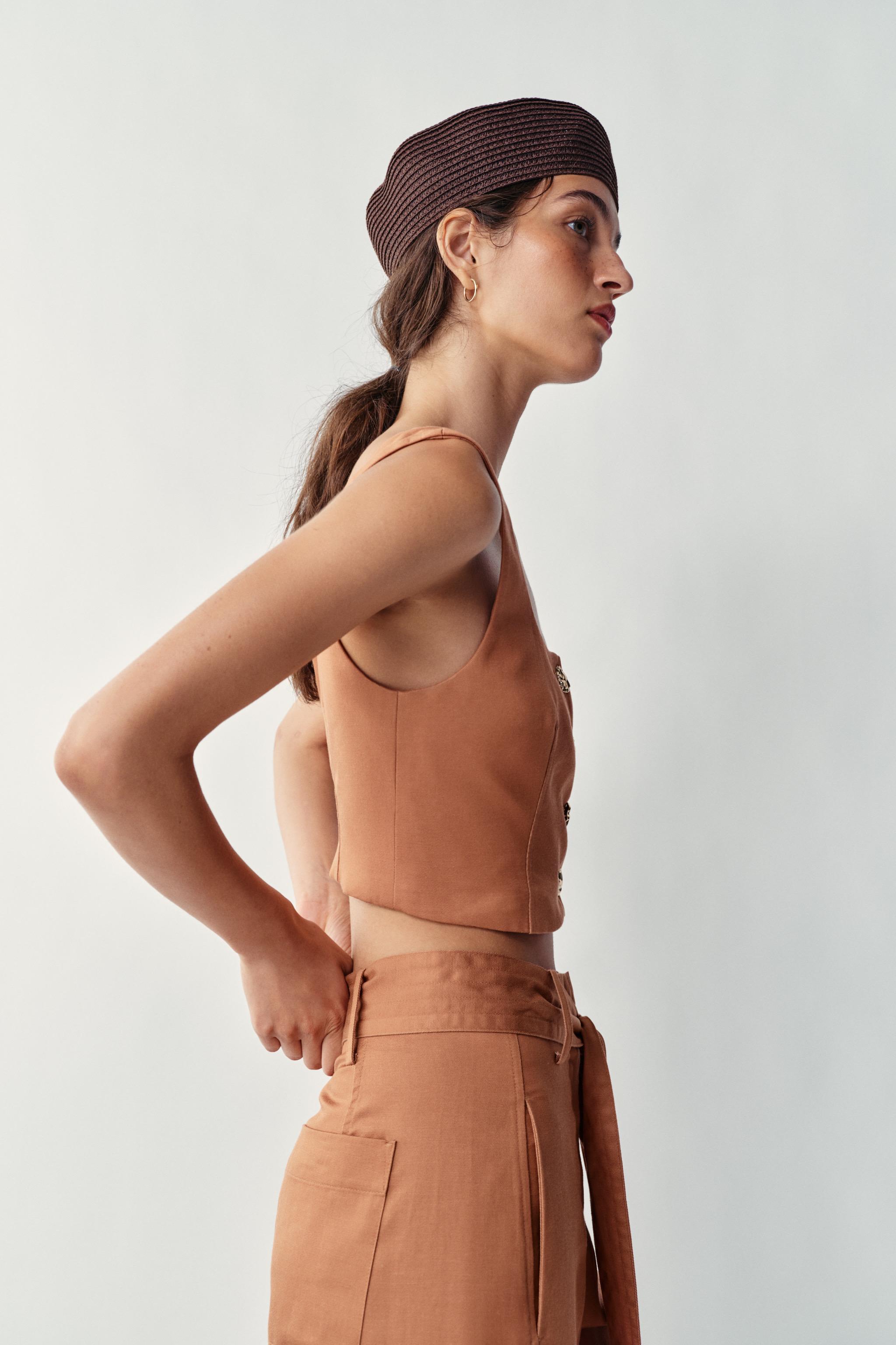 GOLD BUTTON CROPPED VEST