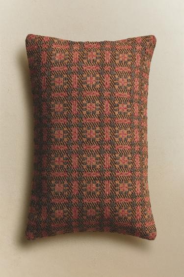 GEOMETRIC CHECK CUSHION COVER - Light beige by Zara