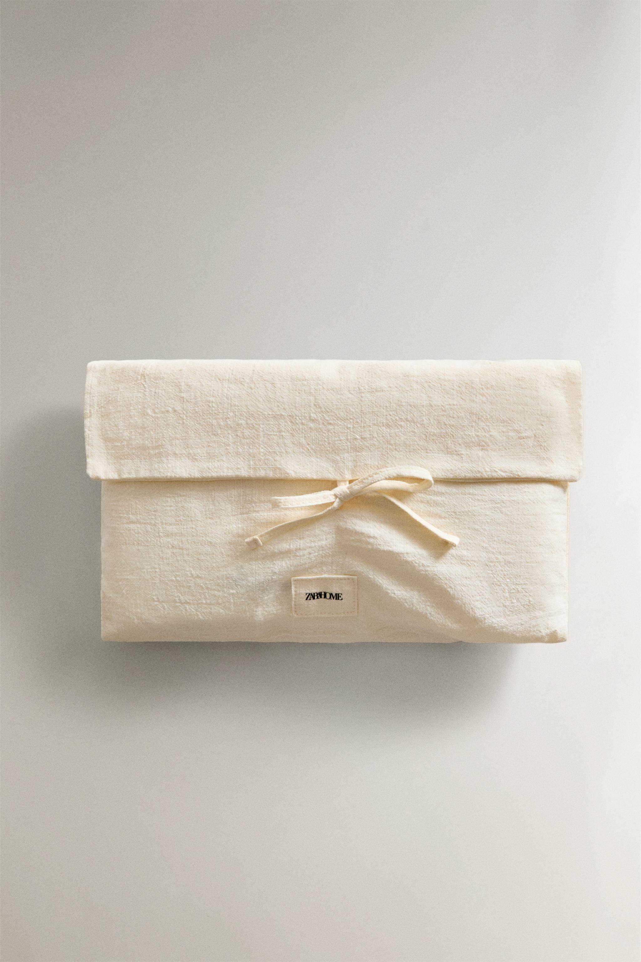 PACK OF COTTON HAND TOWELS WITH DAYS OF THE WEEK (PACK OF 7)
