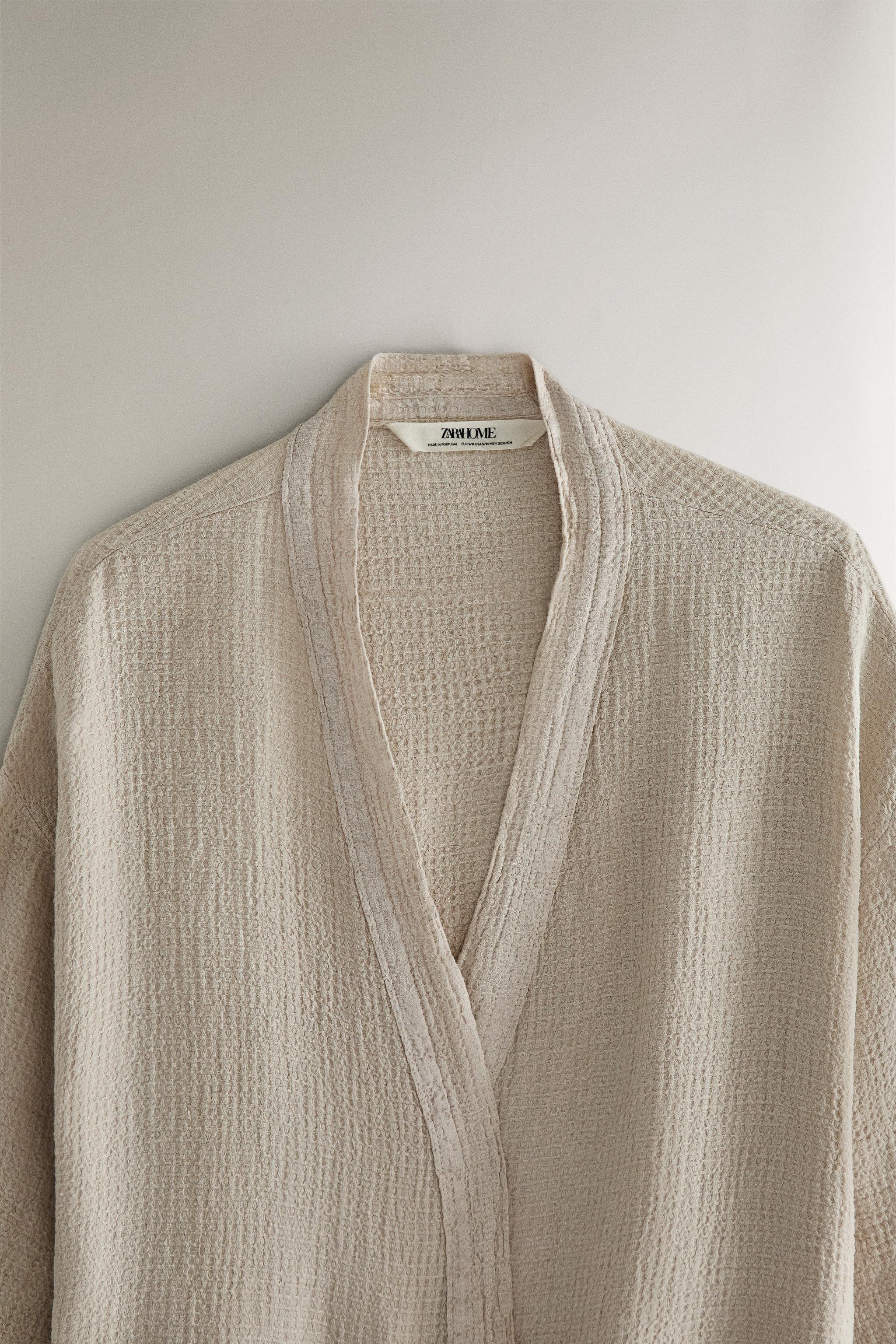 LINEN WAFFLE-KNIT BATHROBE