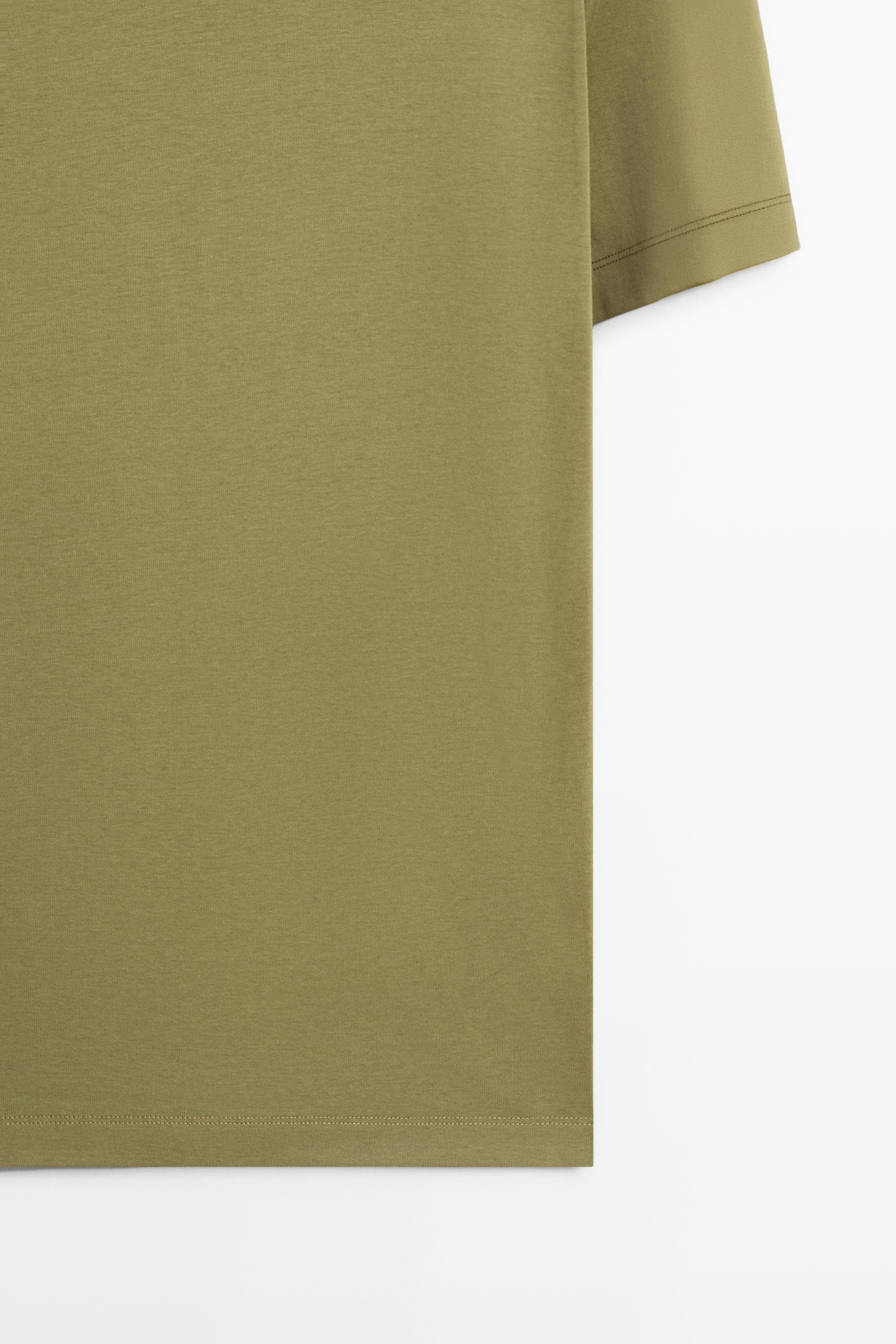 100% cotton layered collar T-shirt