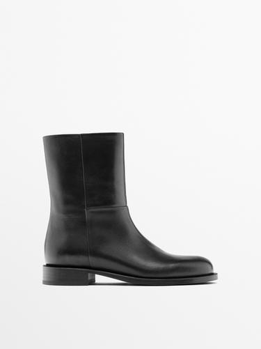 Botín plano piel - Negro de Zara