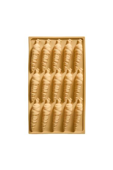 CARROT BAKING MOULD - Mustard by Zara