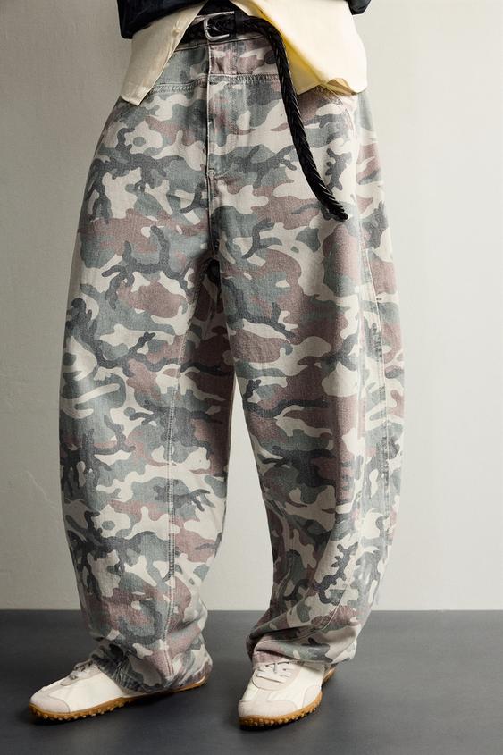 PANTALON BARREL FIT IMPRIMÉ ABSTRAIT - Kaki de Zara - Image 4