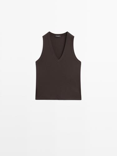 Haut col en V 100 % coton - Marron de Zara