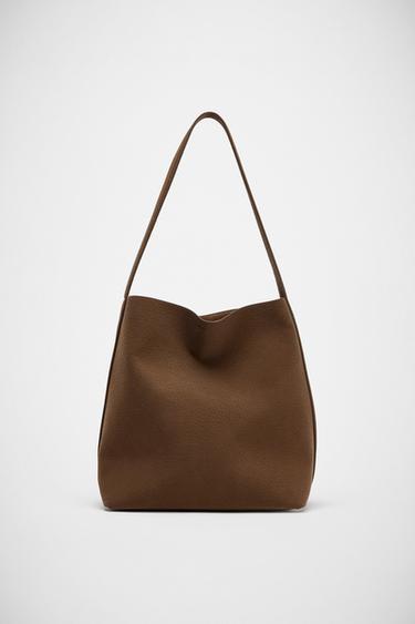 BOLSA DE OMBRO TIPO SACO - Marrom da Zara