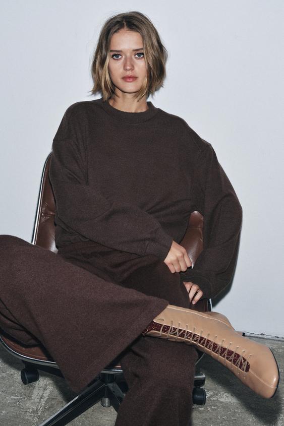 LACED LEATHER HEELED ANKLE BOOTS