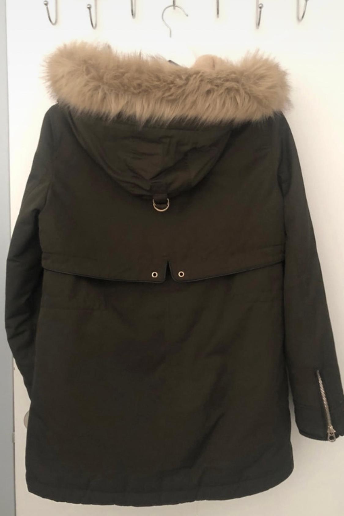PARKA VERDE CON CAPUCHA - Image 2