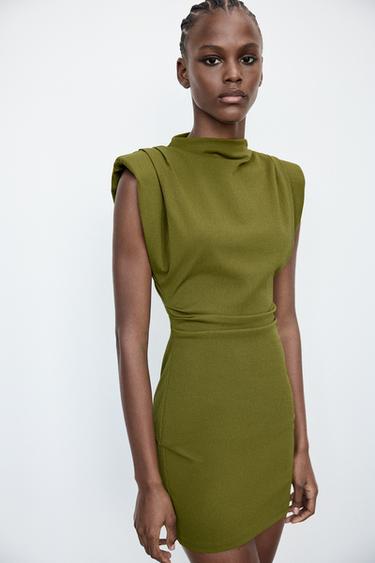 VESTIDO CORTO HOMBRERAS - Verde de Zara