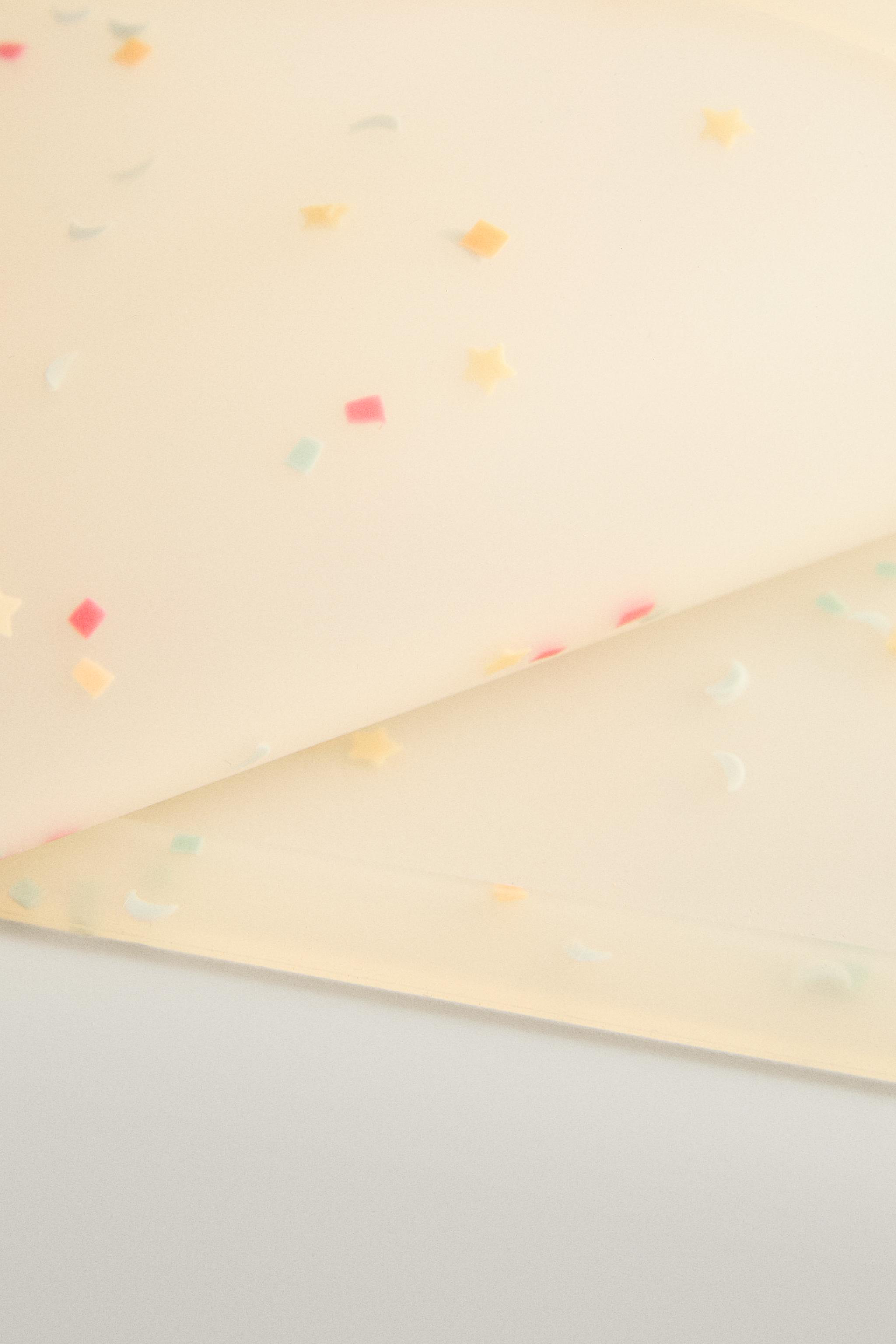 KIDS’ SILICONE CONFETTI PLACEMAT