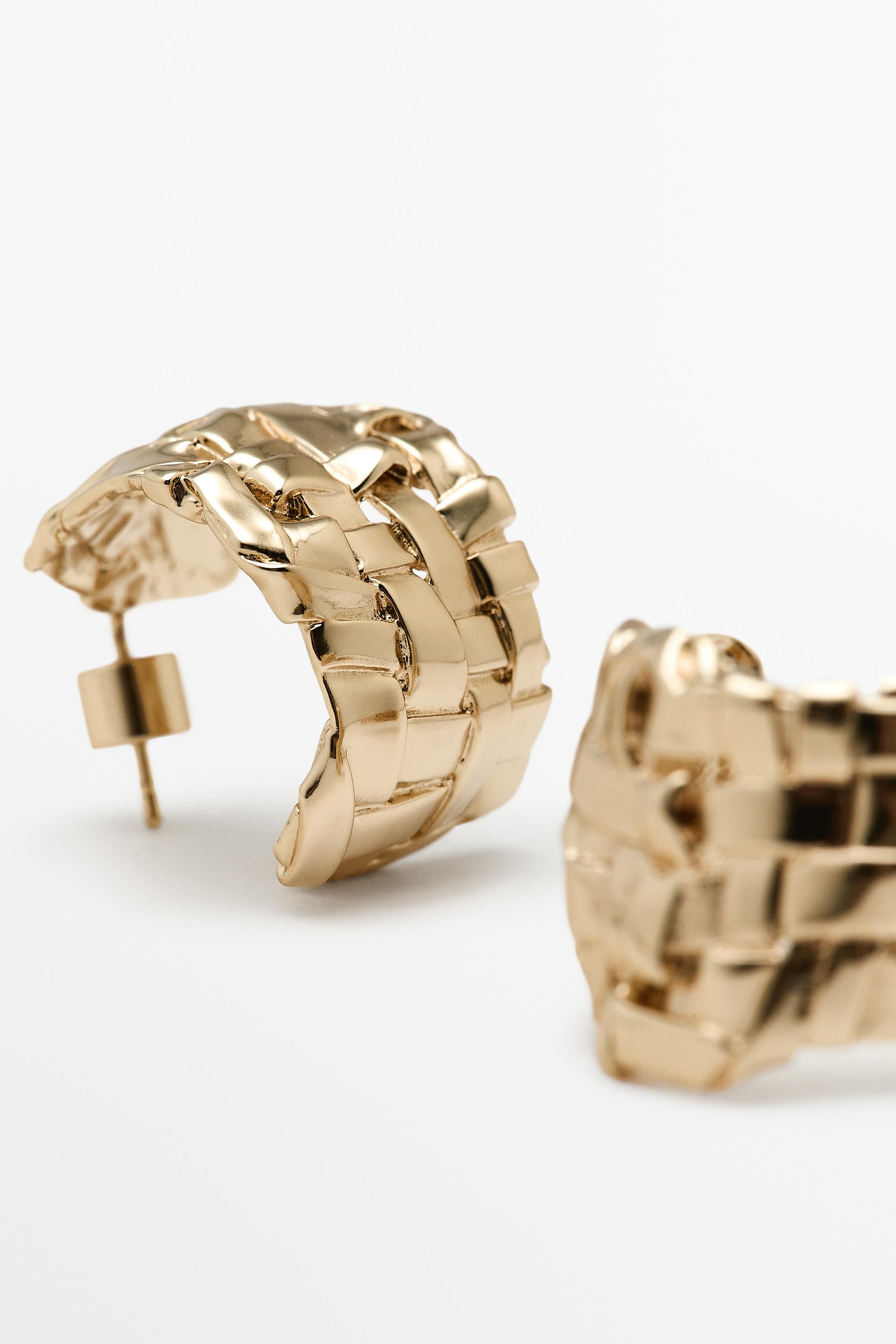 Basket hoop earrings