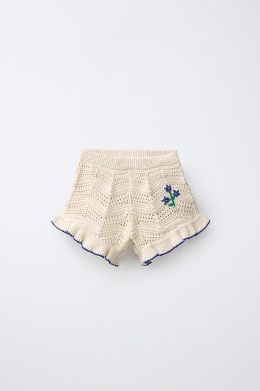 KNIT BERMUDA SHORTS WITH FLORAL EMBROIDERY - Ecru / Blue by Zara
