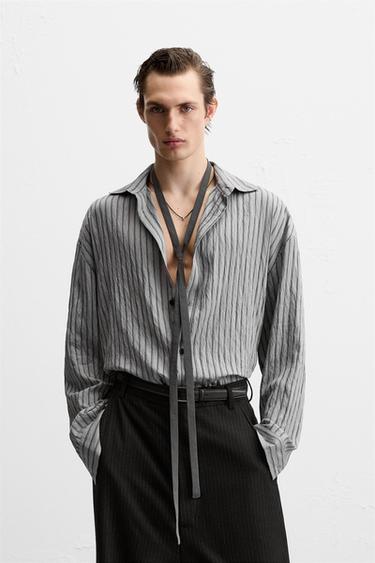 CAMISA RAYAS CON VISCOSA - Gris de Zara