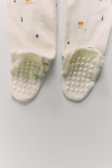 PIJAMA ENTERO VELOUR CASITAS - Crudo de Zara