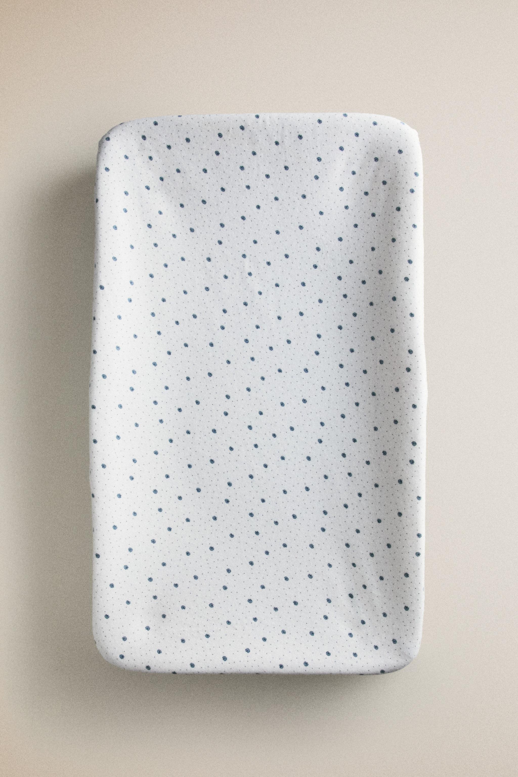LEAF PRINT BABY CHANGING MAT COVER — Ecru
