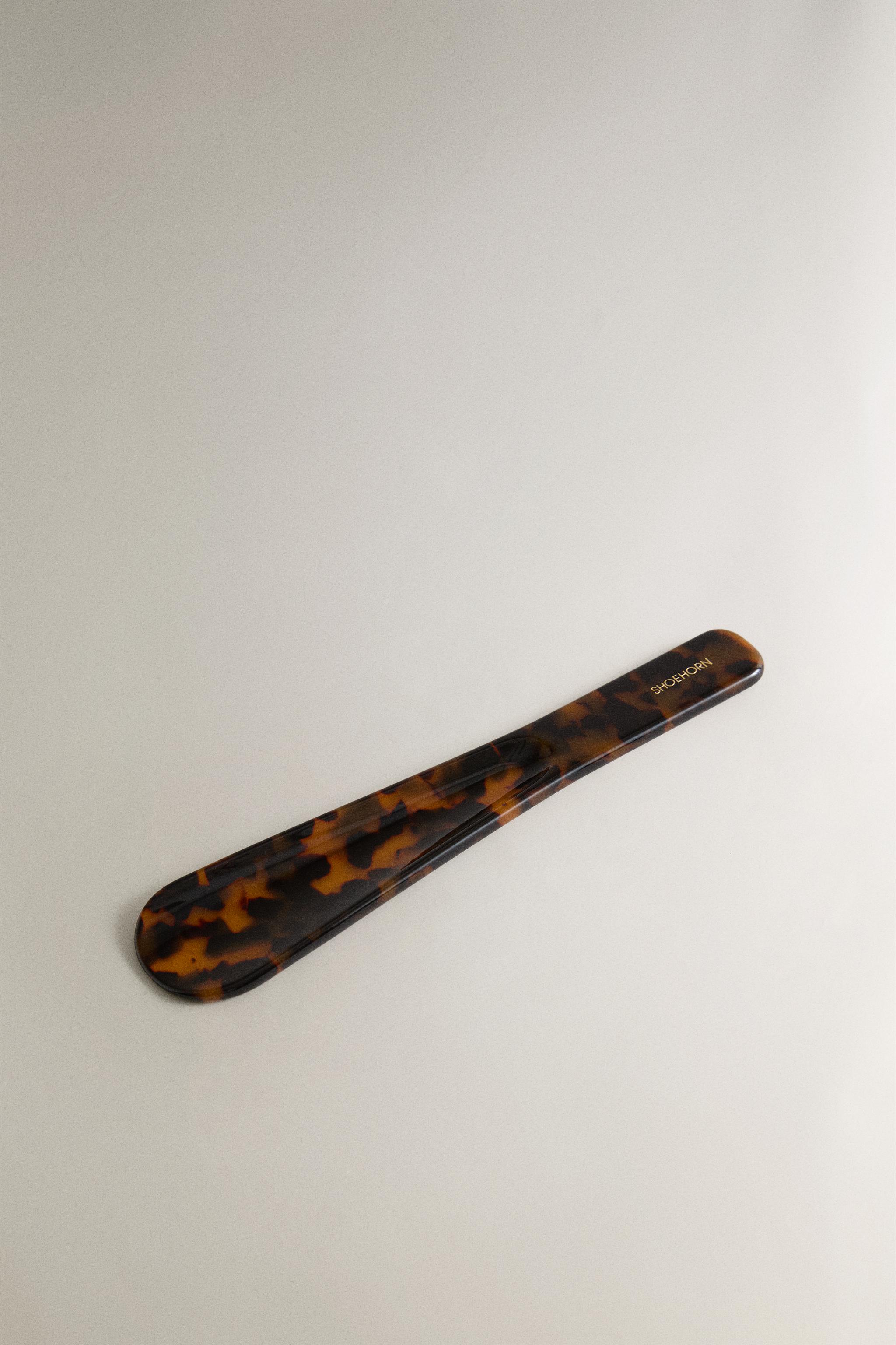 ACETATE SHOEHORN — Tortoise shell