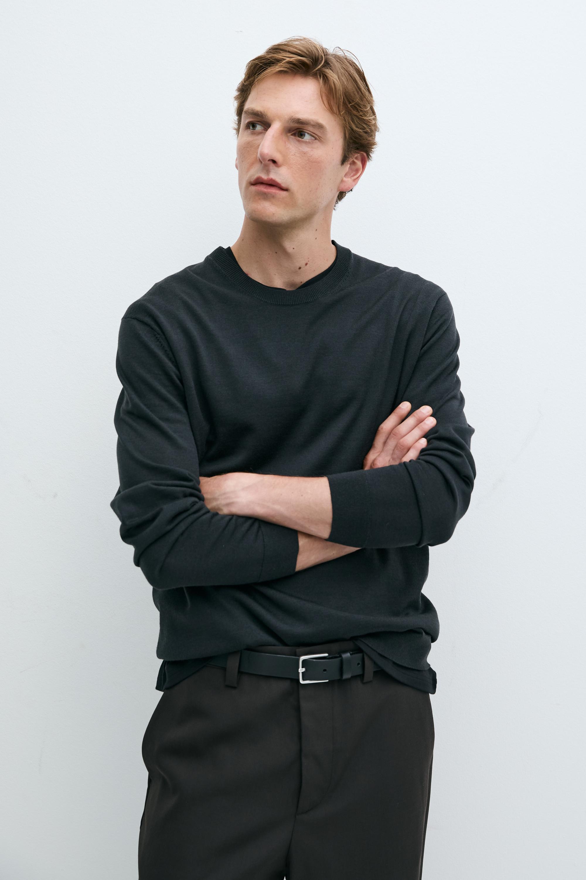 100% merino wool knit round neck sweater — 843