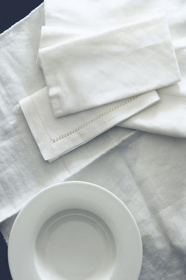 Zara SET OF EMBROIDERED HEMSTITCHED NAPKINS (SET OF 2) - White