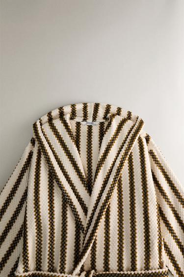 GEOMETRIC JACQUARD BATHROBE - Greens by Zara - Image 1