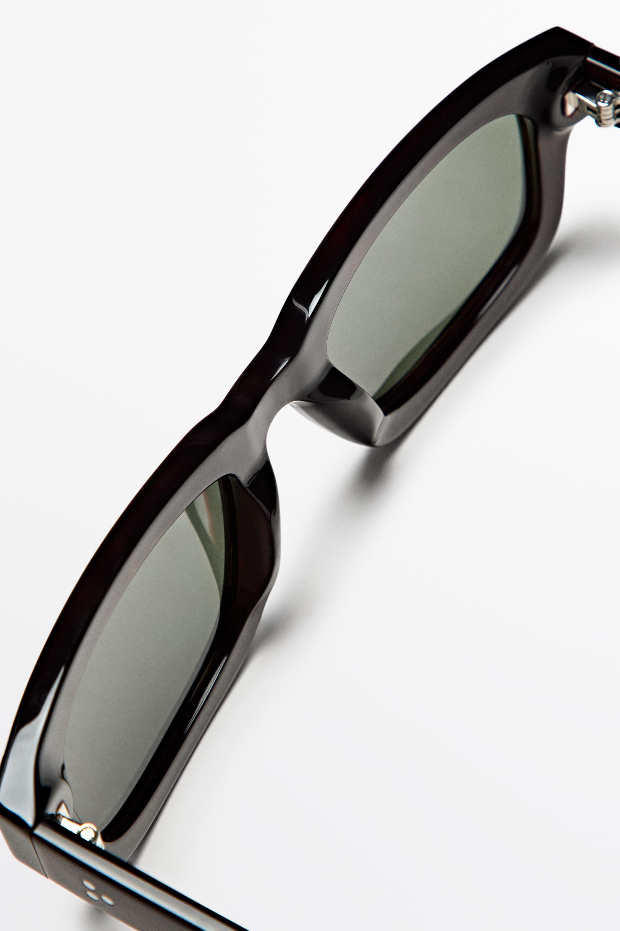 Rectangular sunglasses