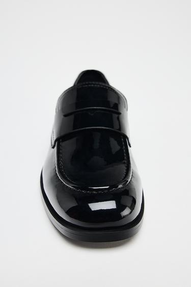 MOCASSINS À EFFET VERNI - Noir de Zara - Image 3