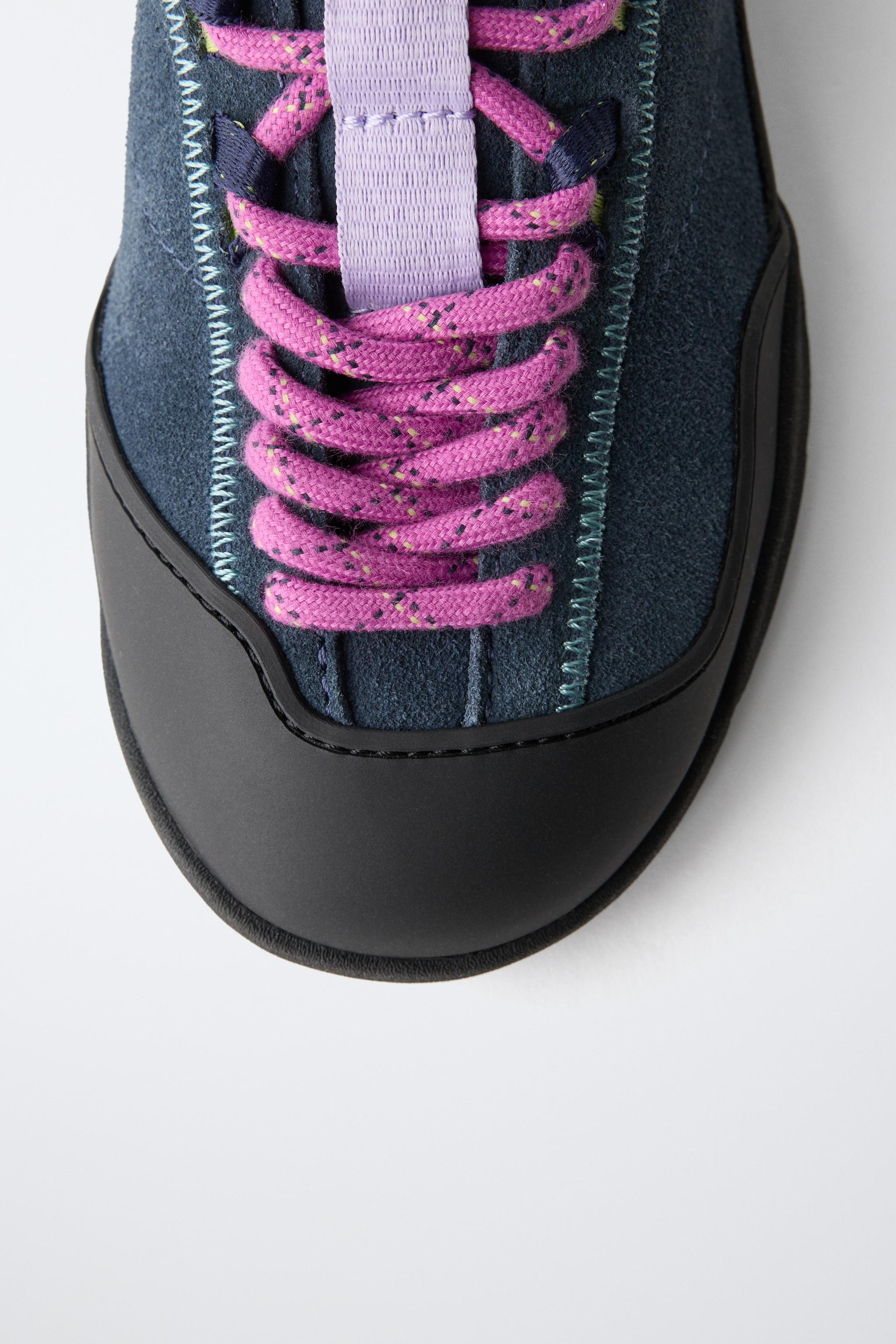 CONTRAST SNEAKERS