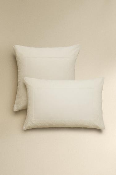 TAIE D’OREILLER BRODÉE PERCALE DE COTON (200 FILS) - Écru de Zara