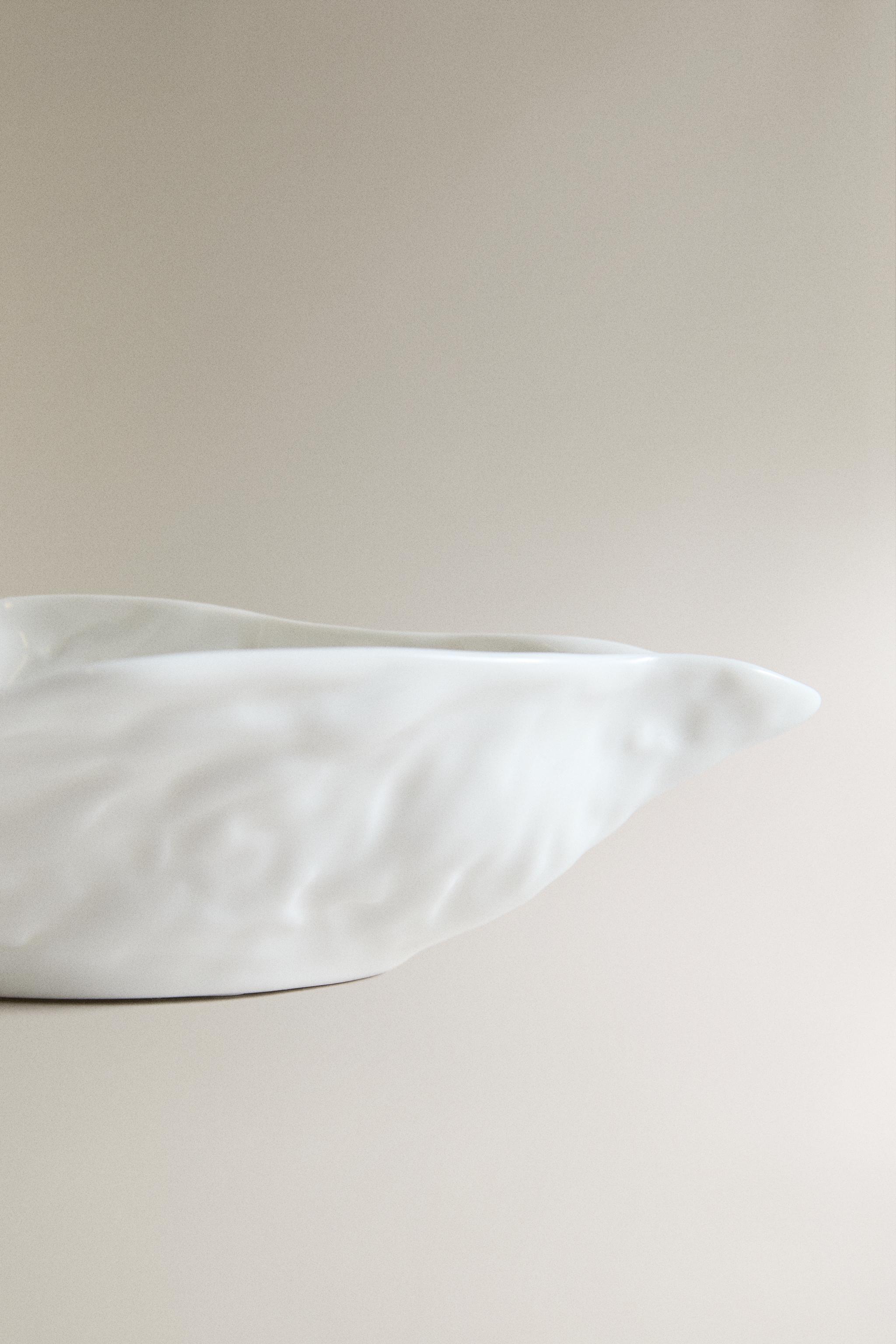 PETIT PLAT EN PORCELAINE COQUILLAGE