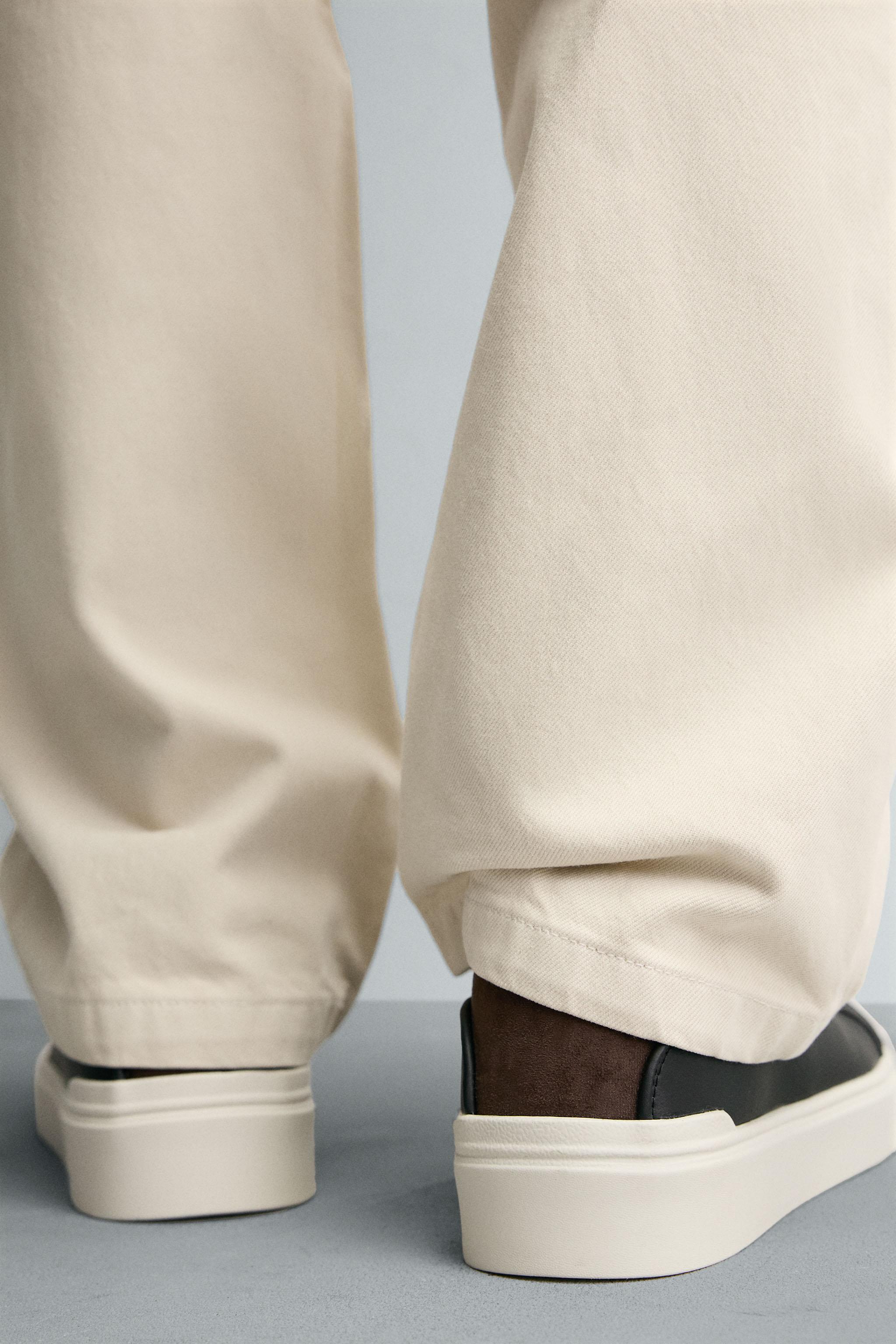 HEEL DETAIL SNEAKERS