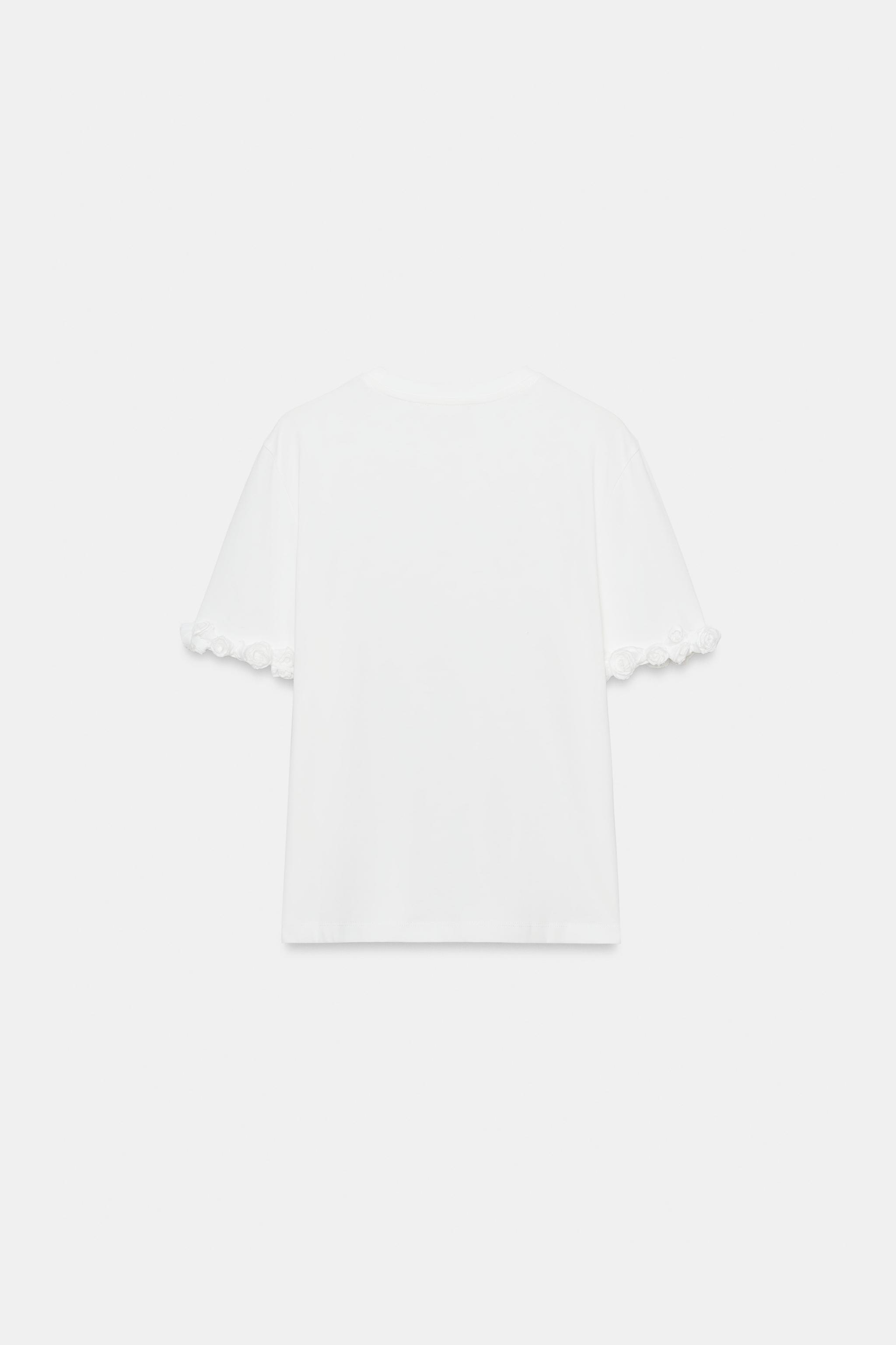 T-SHIRT À FLEURS EN RELIEF