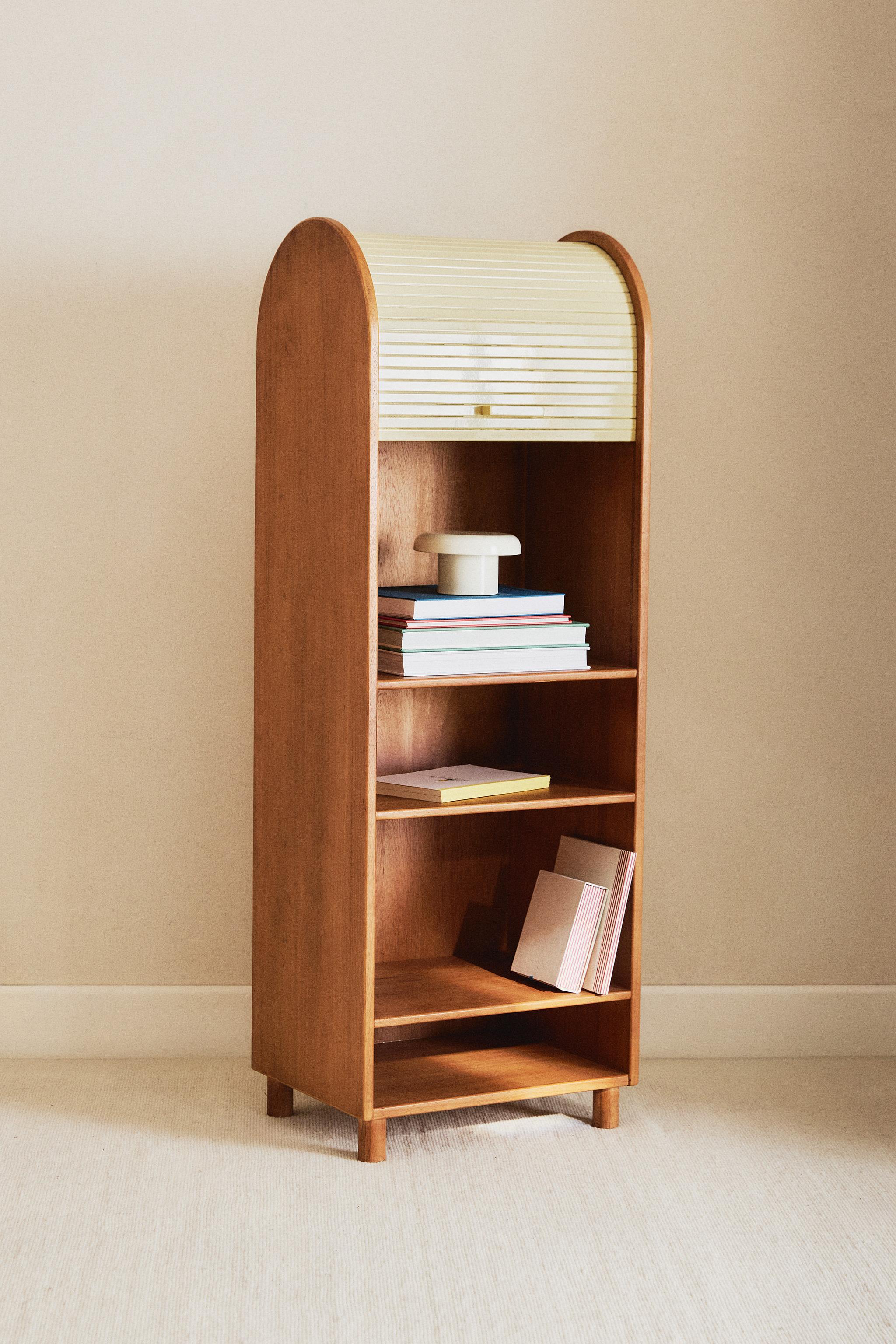 SLATTED DOOR SHELVING UNIT