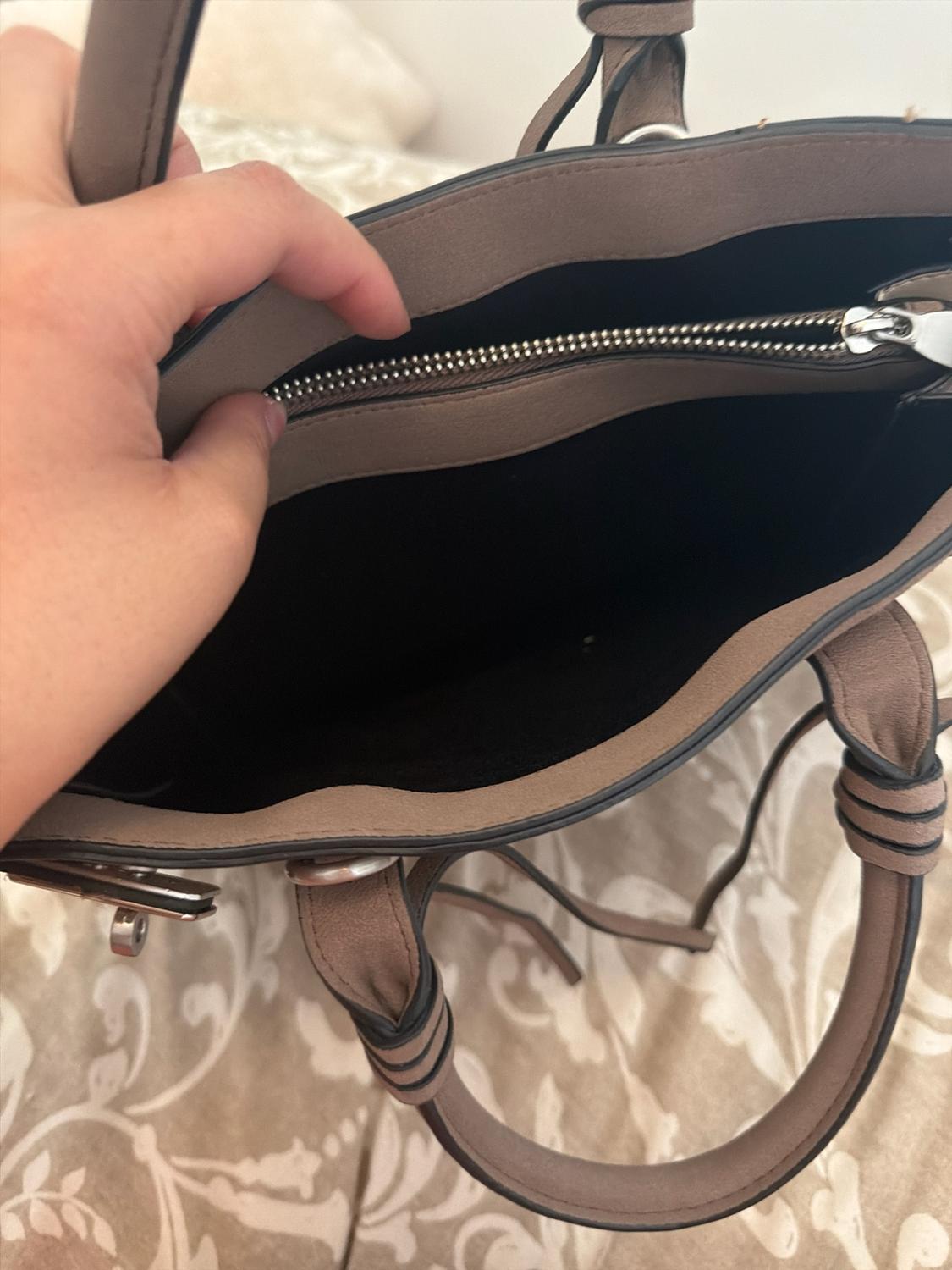 LEATHER CITY BAG WITH STITCH DETAIL - Image 3