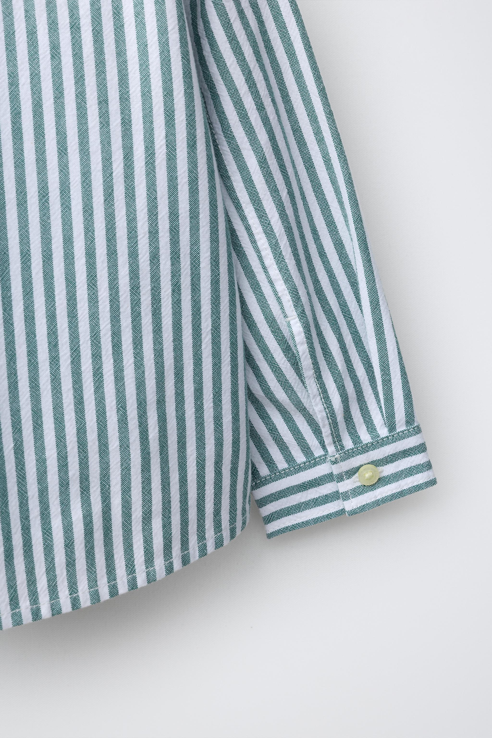 CHEMISE À RAYURES ET INSCRIPTION BRODÉE FRUIT OF THE LOOM™