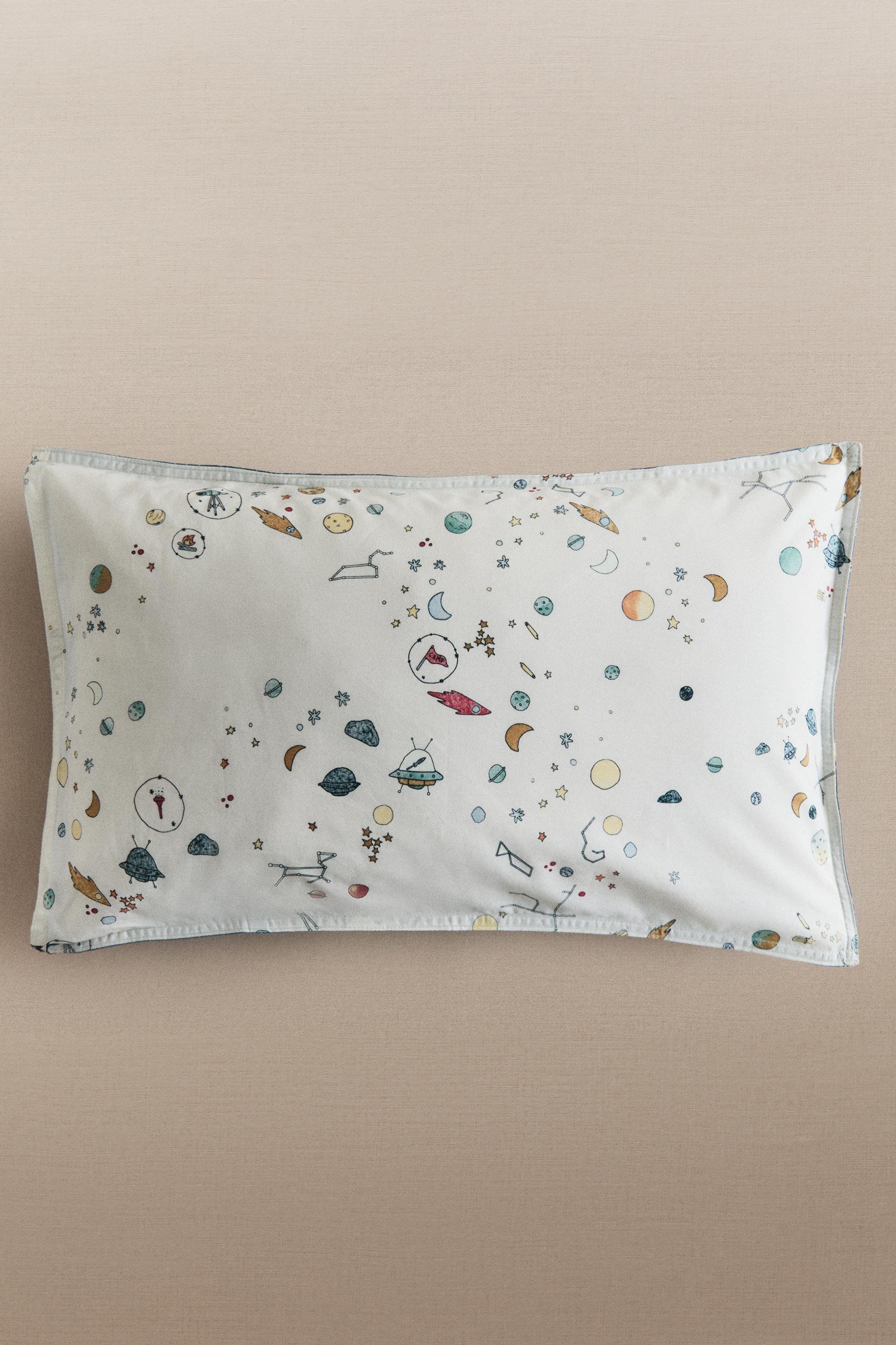 KIDS' REVERSIBLE SPACE PILLOWCASE
