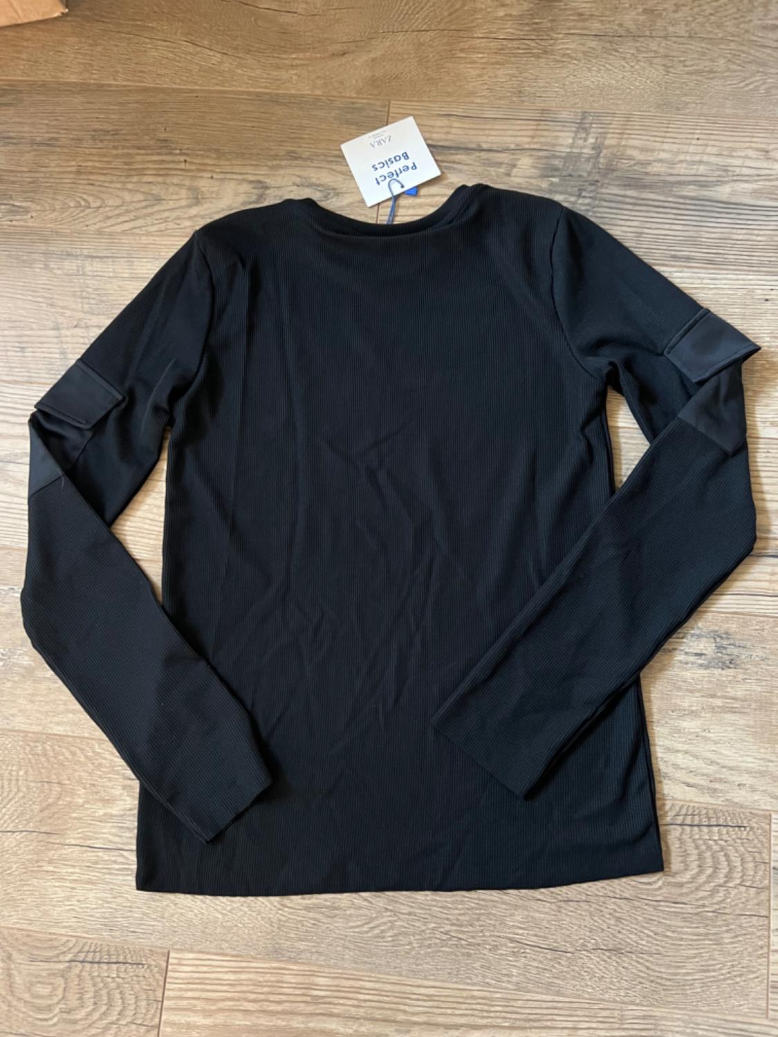POCKETS T-SHIRT - Image 2