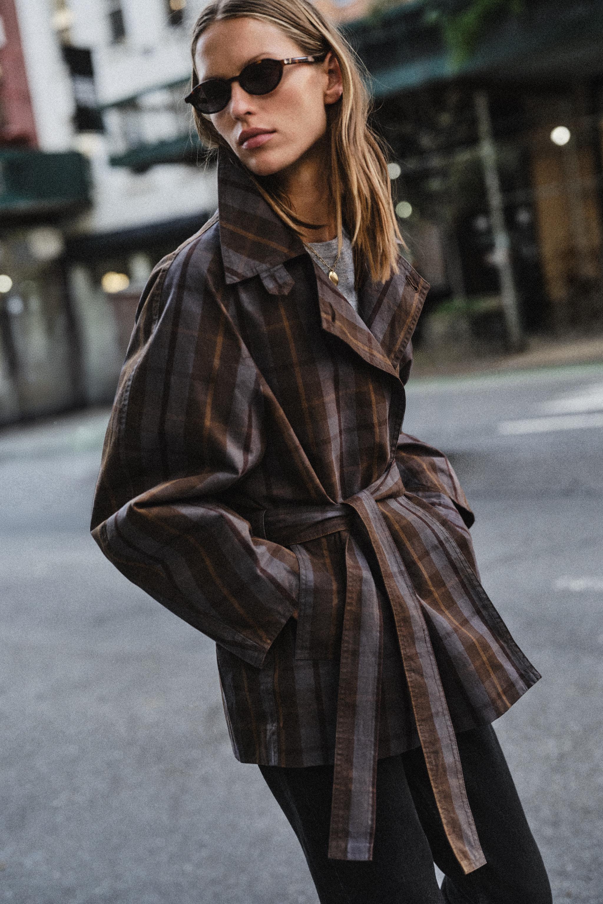 チェック ベルト トレンチコート - ブラウンブルー | ZARA Japan / 日本