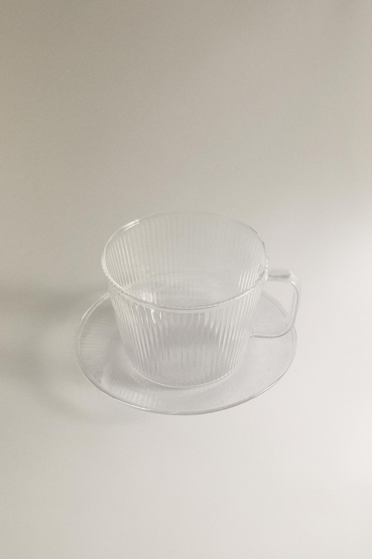BOROSILICATE GLASS TEACUP AND SAUCER — Transparent