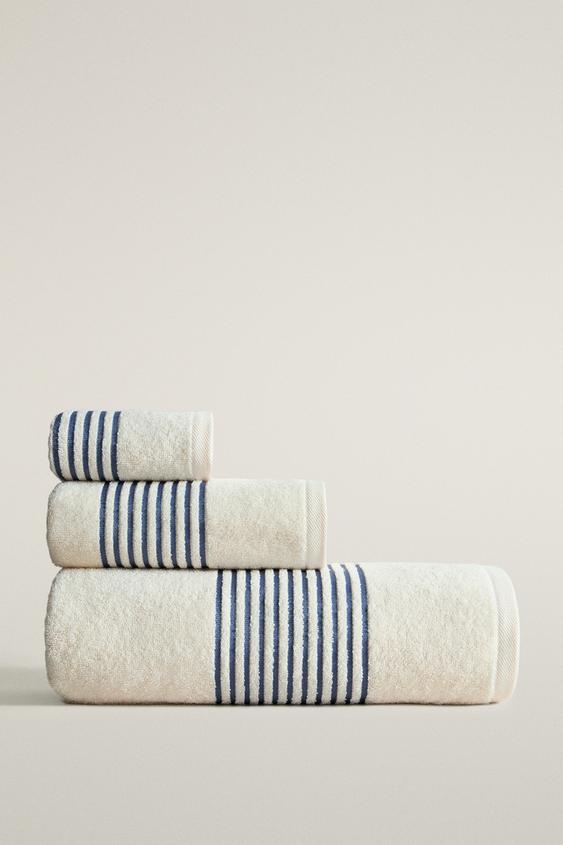 Zara COTTON BATH TOWEL WITH STRIPED BORDER - Dusty blue - Image 0