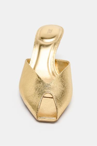 METALLIC-EFFECT SANDALS - Gold by Zara