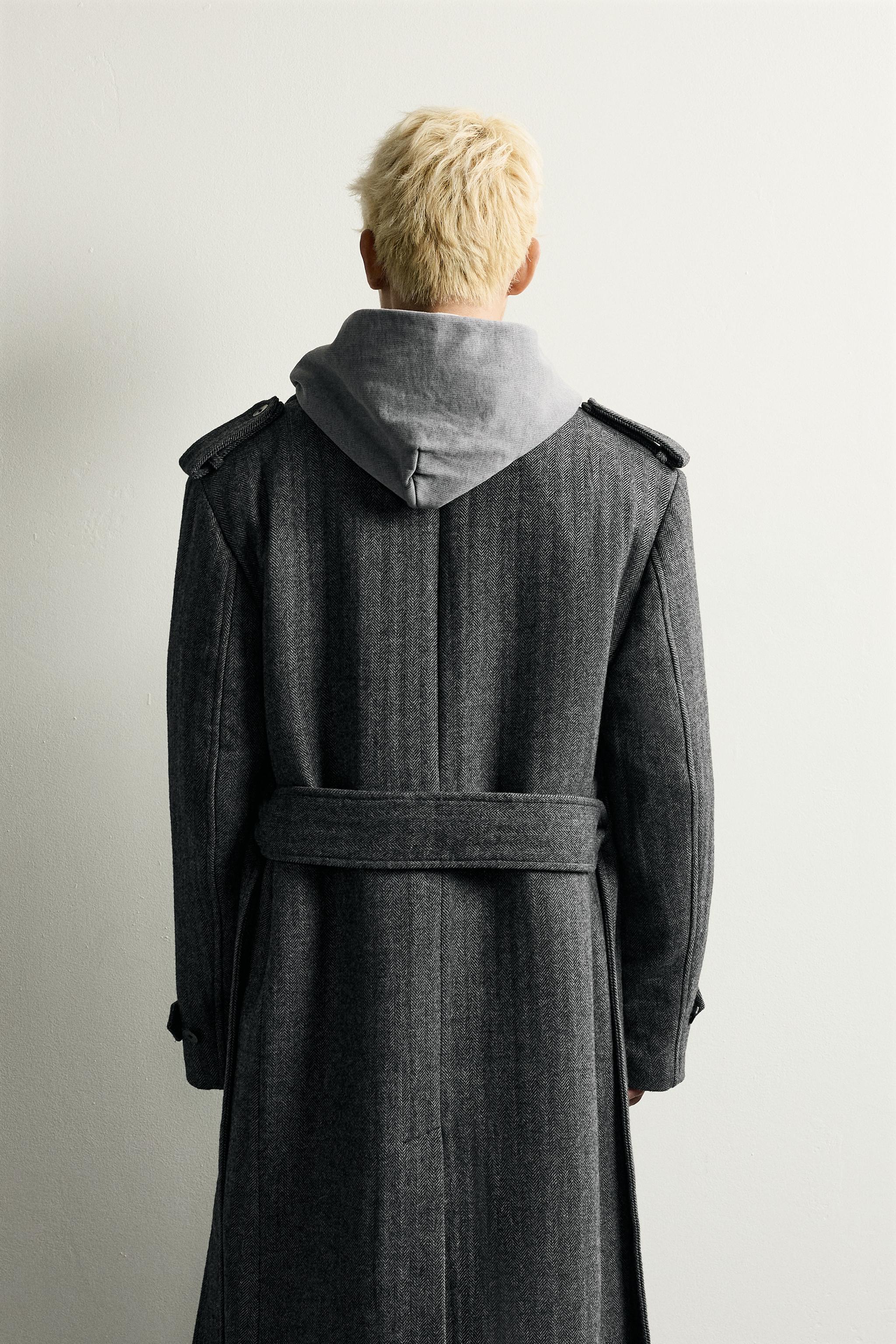 DOUBLE-BREASTED WOOL COAT WITH BELT